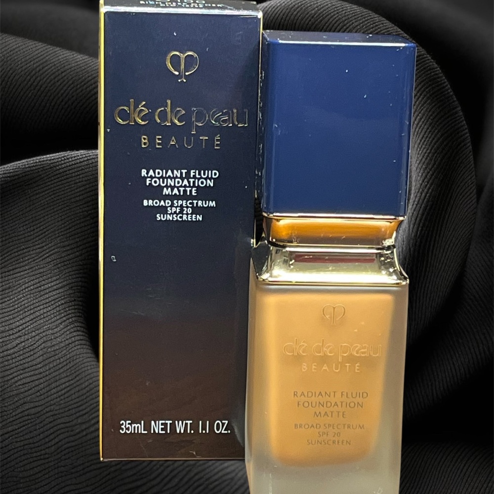 Cle De Peau Beaute - Radiant Fluid Foundation - Matte - O100 Rich Deep Ocher